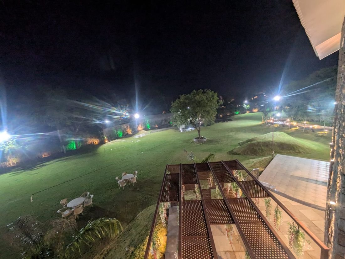 The lawns and grounds at Palmwood Hills — 5