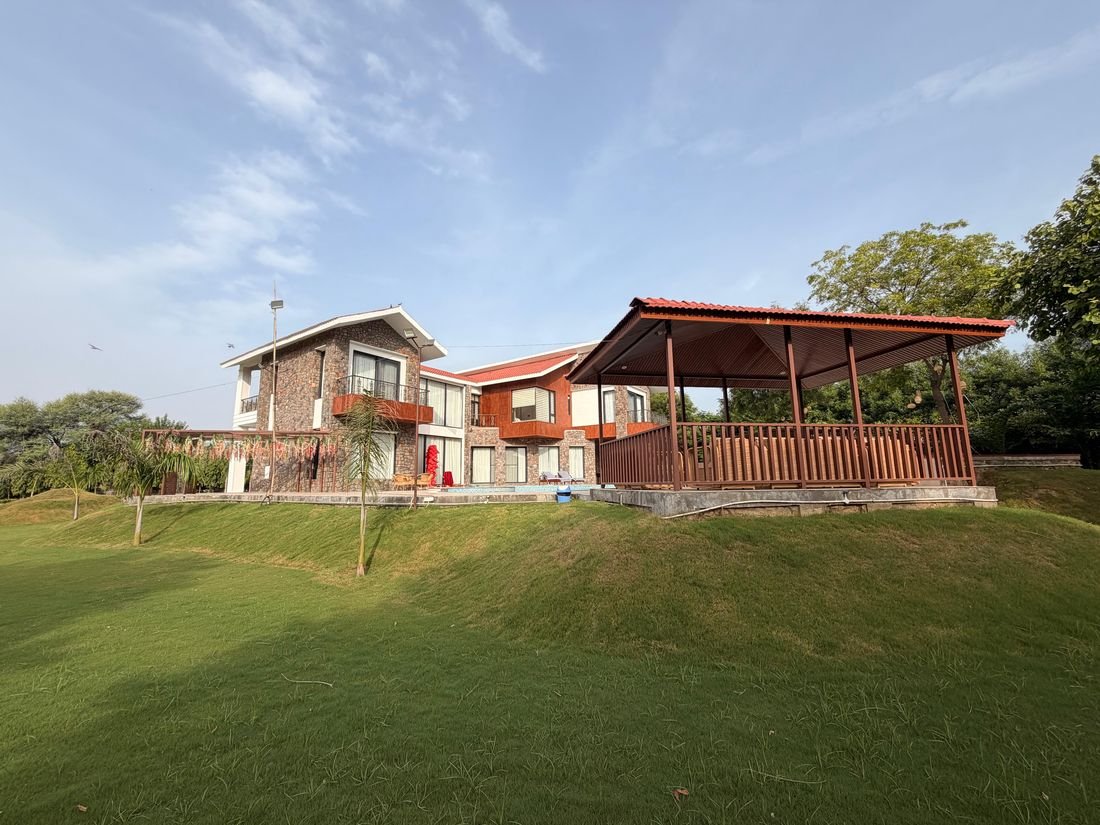The lagoon pool and villa at Palmwood Hills — 5