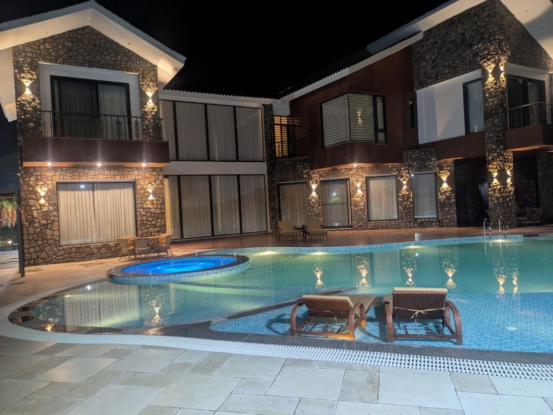The lagoon pool and villa at Palmwood Hills — 8