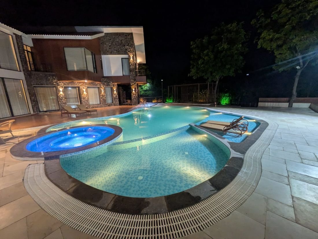The lagoon pool and villa at Palmwood Hills — 9