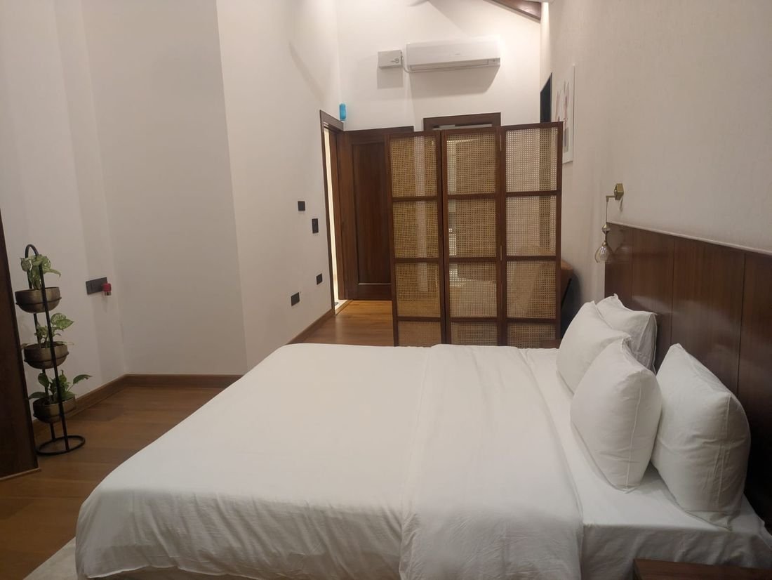 An en-suite bedroom at Palmwood Hills — 10