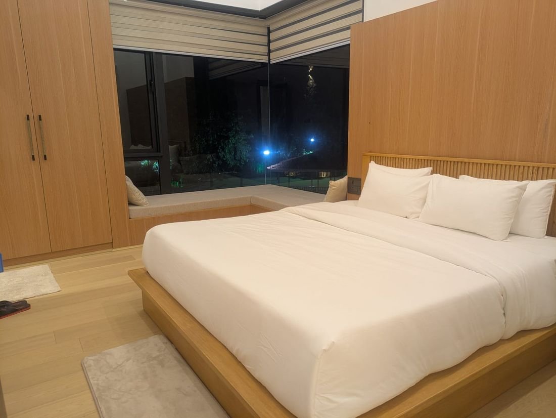An en-suite bedroom at Palmwood Hills — 11